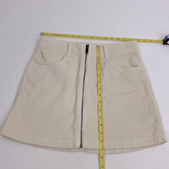 American Eagle Corduroy Mini skirt Size 6 Zip up front Pockets Creme ivory - Picture 10 of 13